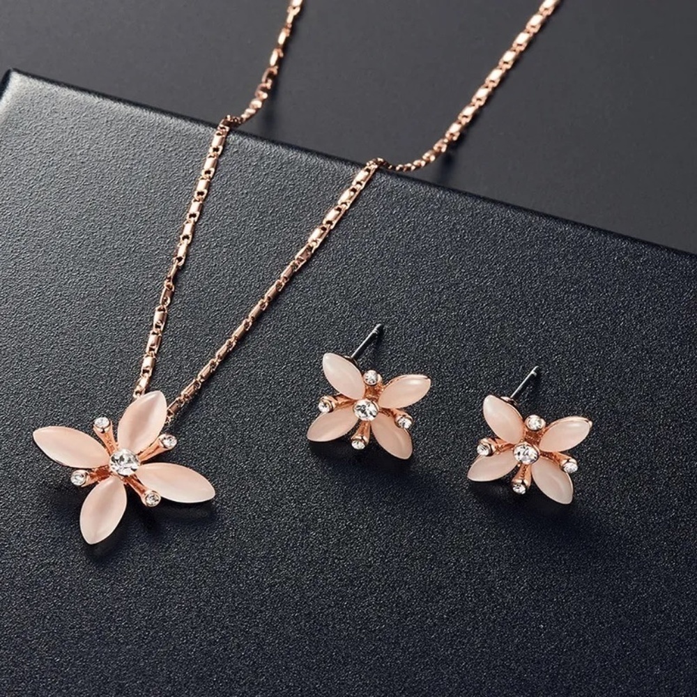 *WYNNA* 3-Pc Rose Gold Flower x Rhinestone Fashion Jewelry Set
